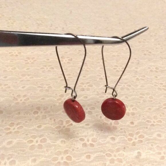 Vintage Handmade Red Beads Dangle Drop Earrings Timeless VTG Jewelry - Picture 5 of 7